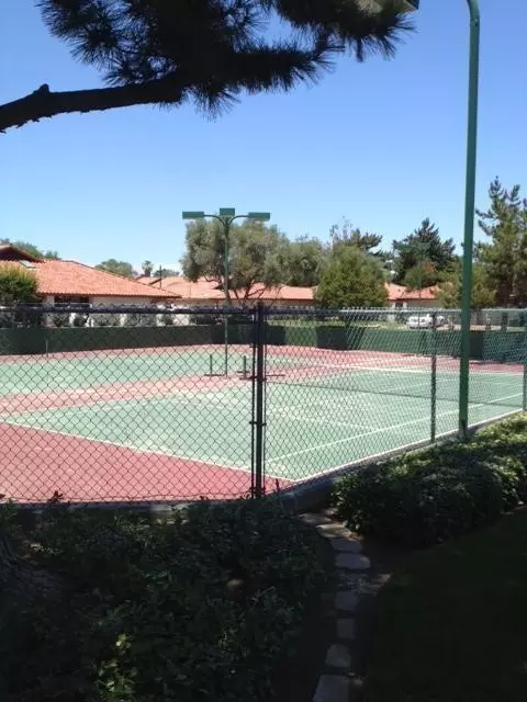 25 Seasons Ct, Madera, CA 93637 photo 3