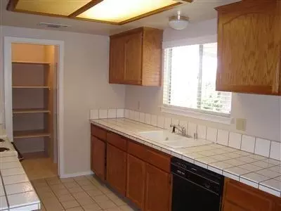 523 W Pat Dr, Clovis, CA 93612 photo 8