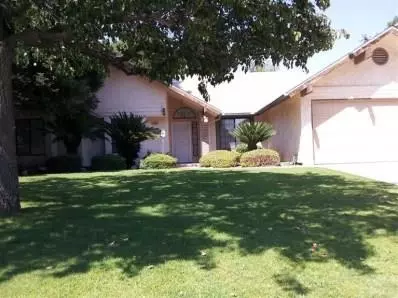 1428 Burnham St, Selma, CA 93662 photo 3