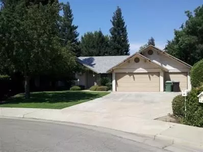 1428 Burnham St, Selma, CA 93662 photo 1