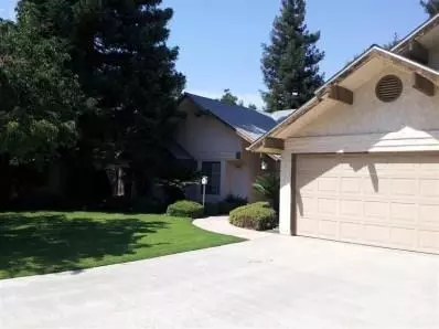 1428 Burnham St, Selma, CA 93662 photo 2