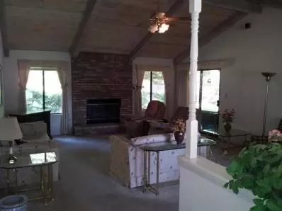 1428 Burnham St, Selma, CA 93662 photo 4