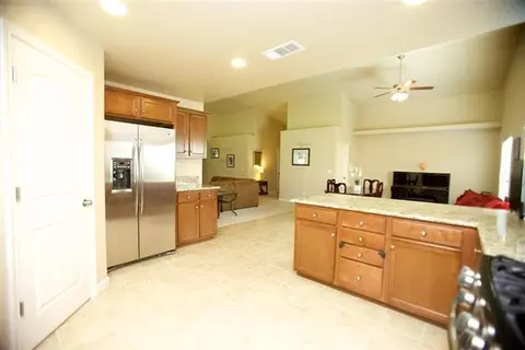 4123 E Vassar Ct, Visalia, CA 93292 photo 4
