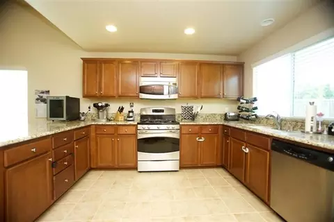 4123 E Vassar Ct, Visalia, CA 93292 photo 3