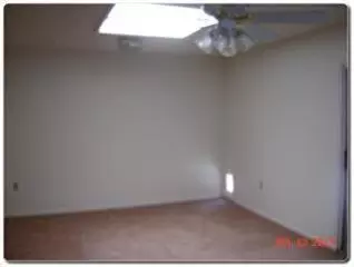 105 Encore Dr, Hanford, CA 93230 photo 2