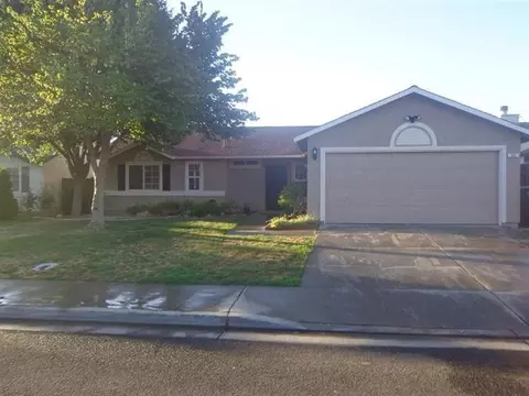 303 Madrid Ln, Madera, CA 93637 photo 1