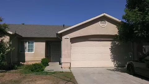 573 Tucker Ave, Sanger, CA 93657 photo 1