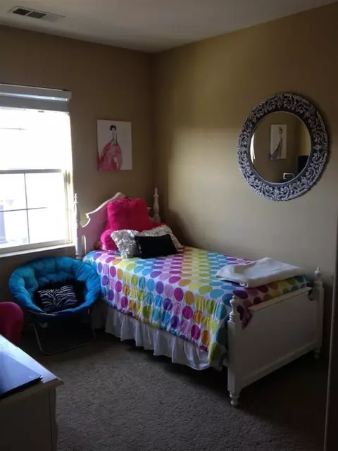 72 W Tivoli Ln, Clovis, CA 93619 photo 10