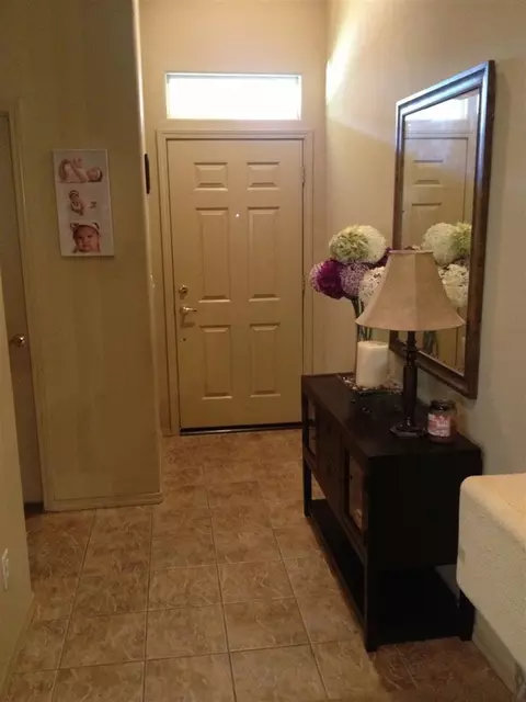 72 W Tivoli Ln, Clovis, CA 93619 photo 3