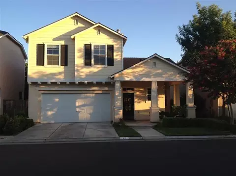 72 W Tivoli Ln, Clovis, CA 93619 photo 1