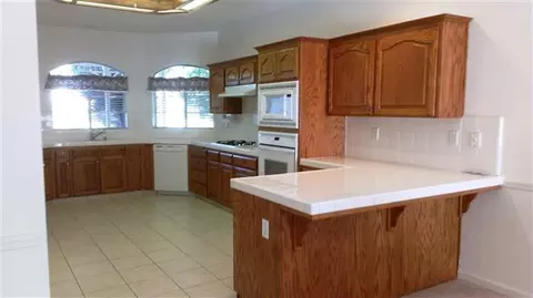 1761 N Orangewood Ave, Clovis, CA 93619 photo 2