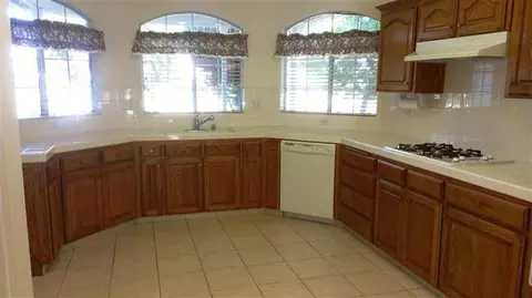 1761 N Orangewood Ave, Clovis, CA 93619 photo 3