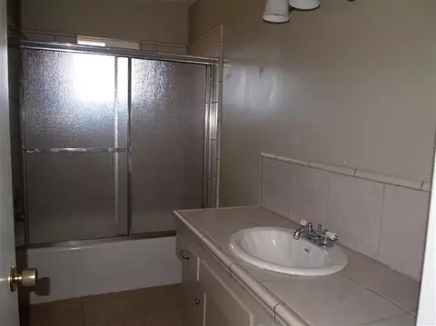 2100 W 4th St, Madera, CA 93637 photo 5