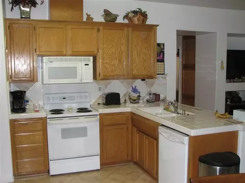 2054 Cromwell Ave, Clovis, CA 93611 photo 7