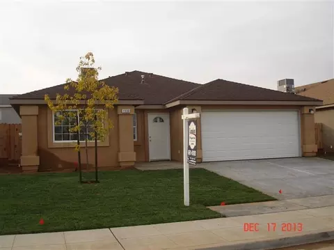 1930 Eagle Dr, Madera, CA 93638 photo 2