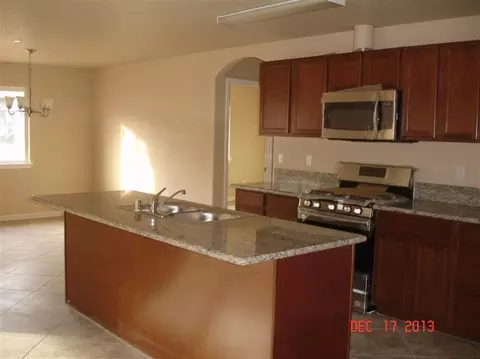 1930 Eagle Dr, Madera, CA 93638 photo 4