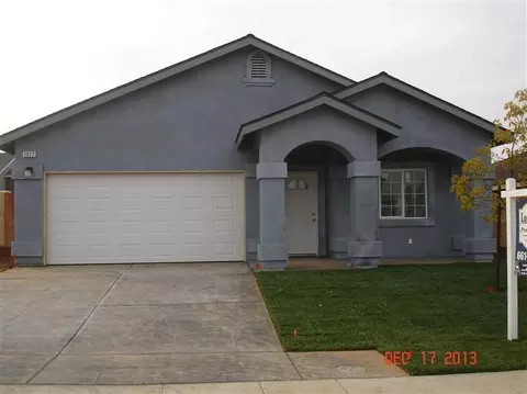 1922 Eagle Dr, Madera, CA 93638 photo 2