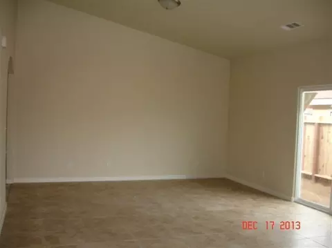 1922 Eagle Dr, Madera, CA 93638 photo 4