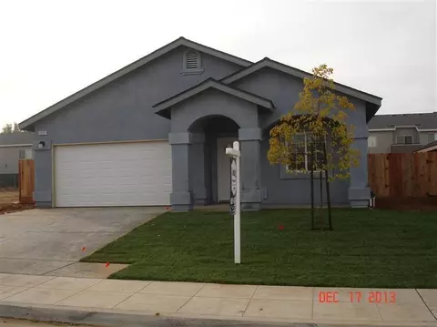1922 Eagle Dr, Madera, CA 93638 photo 1
