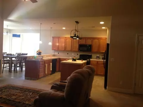 15859 W Botelho Ave, Kerman, CA 93630 photo 4