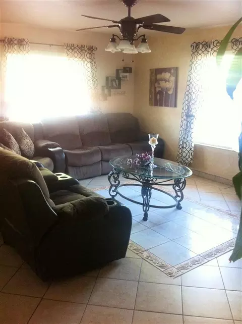 208 Elm St, Madera, CA 93638 photo 6