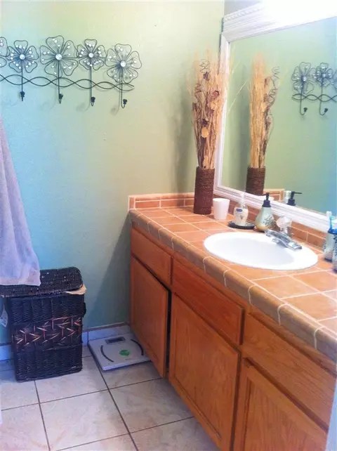 208 Elm St, Madera, CA 93638 photo 8