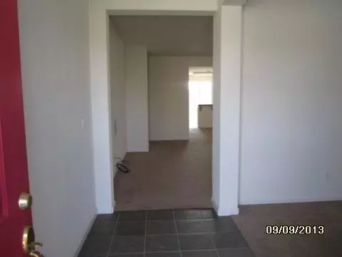 494 Joya Dr, Madera, CA 93637 photo 2