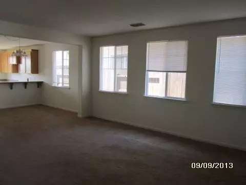 494 Joya Dr, Madera, CA 93637 photo 4
