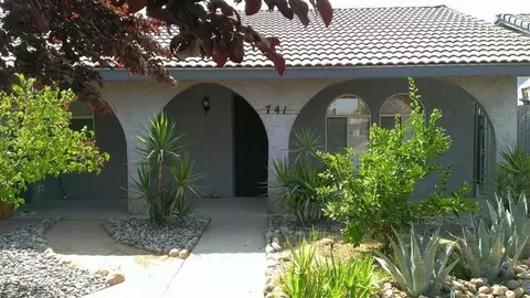 741 Edgar Ave, Sanger, CA 93657 photo 1
