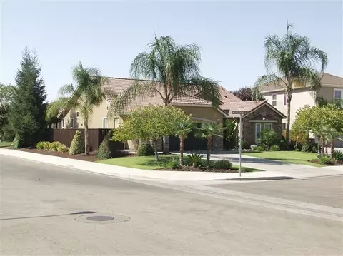 1676 Greenfield Ave, Clovis, CA 93611 photo 2