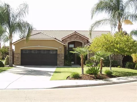 1676 Greenfield Ave, Clovis, CA 93611 photo 4