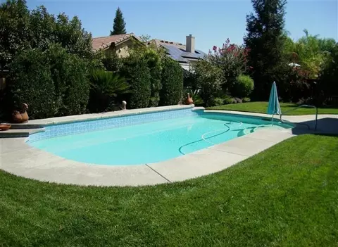 757 W Omaha Ave, Clovis, CA 93619 photo 2