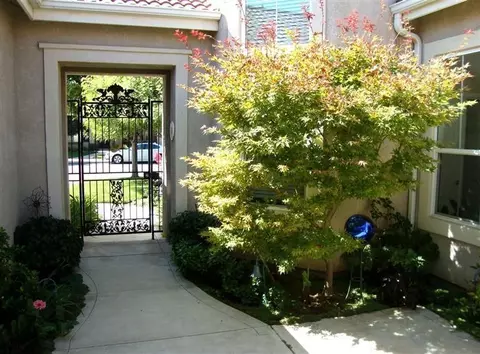757 W Omaha Ave, Clovis, CA 93619 photo 6