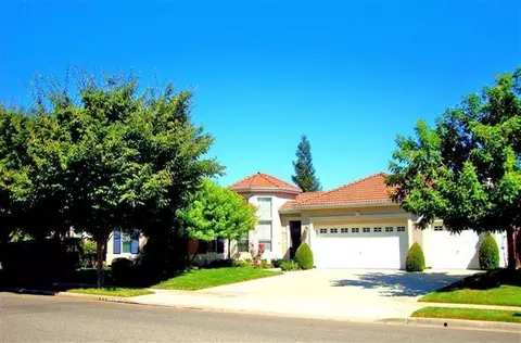 757 W Omaha Ave, Clovis, CA 93619 photo 3