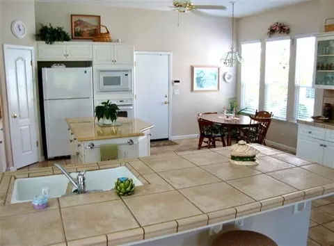 757 W Omaha Ave, Clovis, CA 93619 photo 9