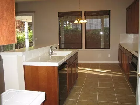 432 W Houston Ave, Clovis, CA 93611 photo 4