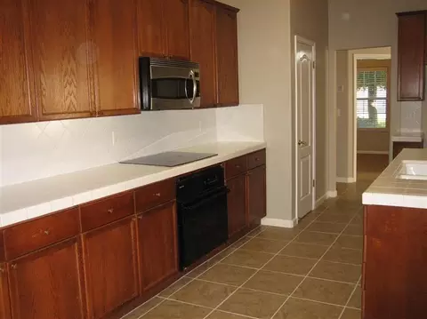 432 W Houston Ave, Clovis, CA 93611 photo 3