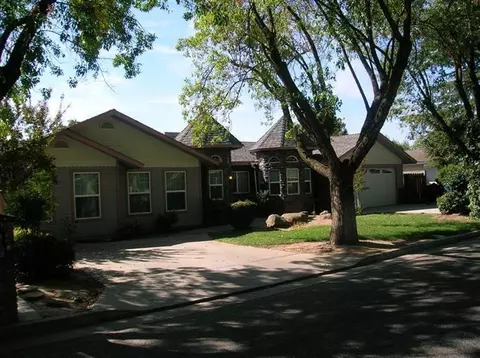 2812 Summer Ln, Madera, CA 93637 photo 2