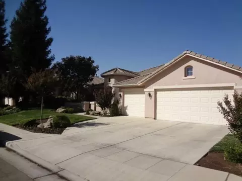145 W Athens Ave, Clovis, CA 93611 photo 2