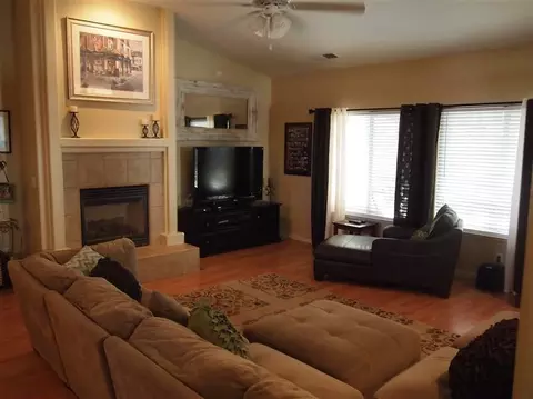3756 Via Capitola, Madera, CA 93637 photo 2