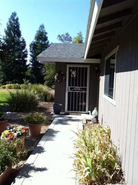 37831 Berkshire Dr, Madera, CA 93636 photo 3