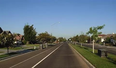 15830 W Kearney Blvd, Kerman, CA 93630 photo 2