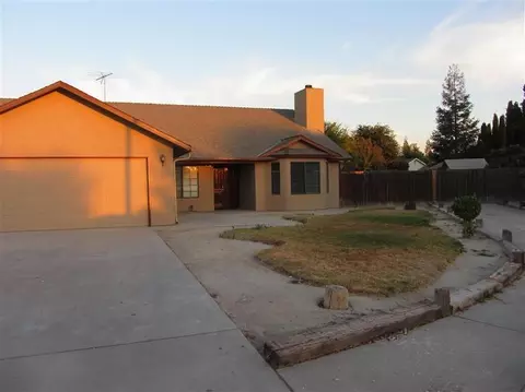 544 S Pacheco Dr, Kerman, CA 93630 photo 2