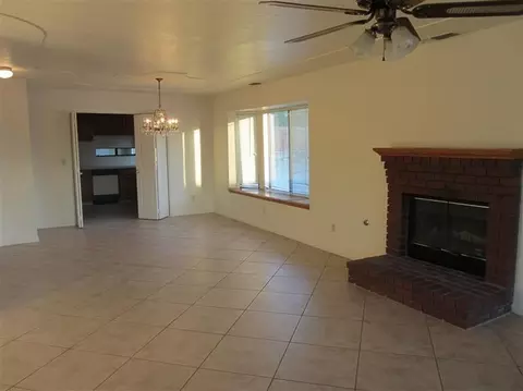 544 S Pacheco Dr, Kerman, CA 93630 photo 9