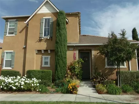 1747 N Leonard Ave, Clovis, CA 93619 photo 1