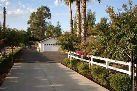 4105 E Perrin Rd, Clovis, CA 93619 photo 3