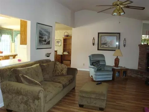 2301 Palo Alto Ave, Clovis, CA 93611 photo 9