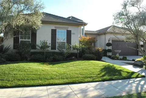 2742 Everglade Ave, Clovis, CA 93619 photo 3
