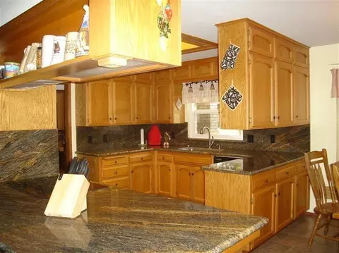 106 Post Ave, Sanger, CA 93657 photo 5