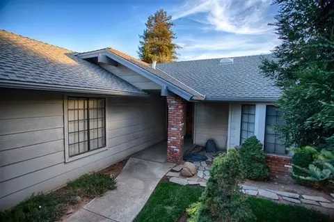 1442 Barstow Ave, Clovis, CA 93611 photo 2